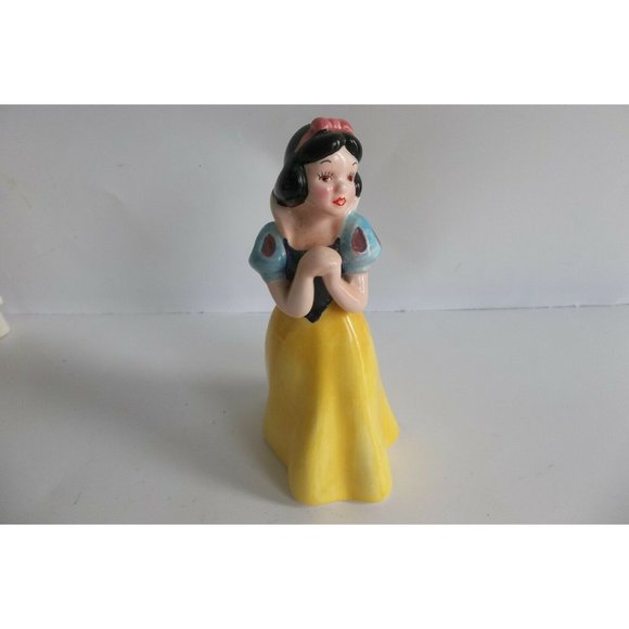 VINTAGE SNOW WHITE PORCELAIN FIGURINE Walt Disney - Picture 1 of 3